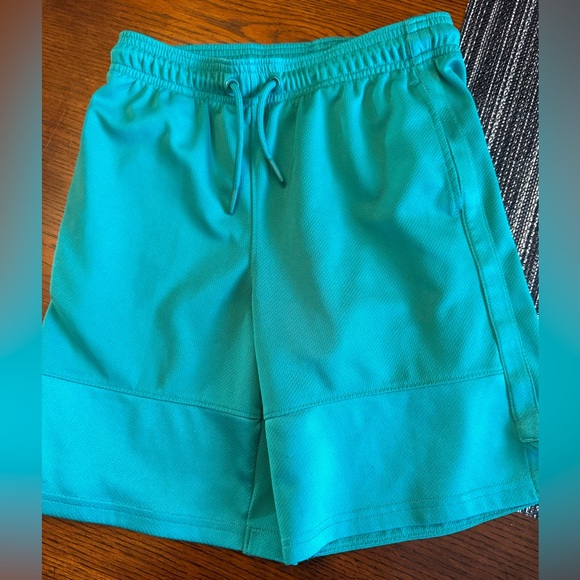 2 pr boys shorts All in Motion and Cat & Jack, size 8-10 - Picture 5 of 7